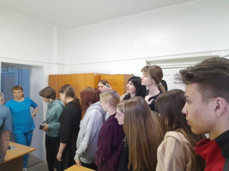 День открытых дверей для школьников Локтевского района в Центральной районной больнице.